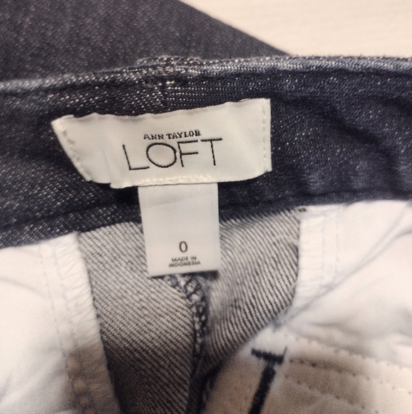 Ann Taylor Loft Denim Skirt Womens Size 0 Blue Jean Straight Pockets Stretch Zip - Picture 5 of 6